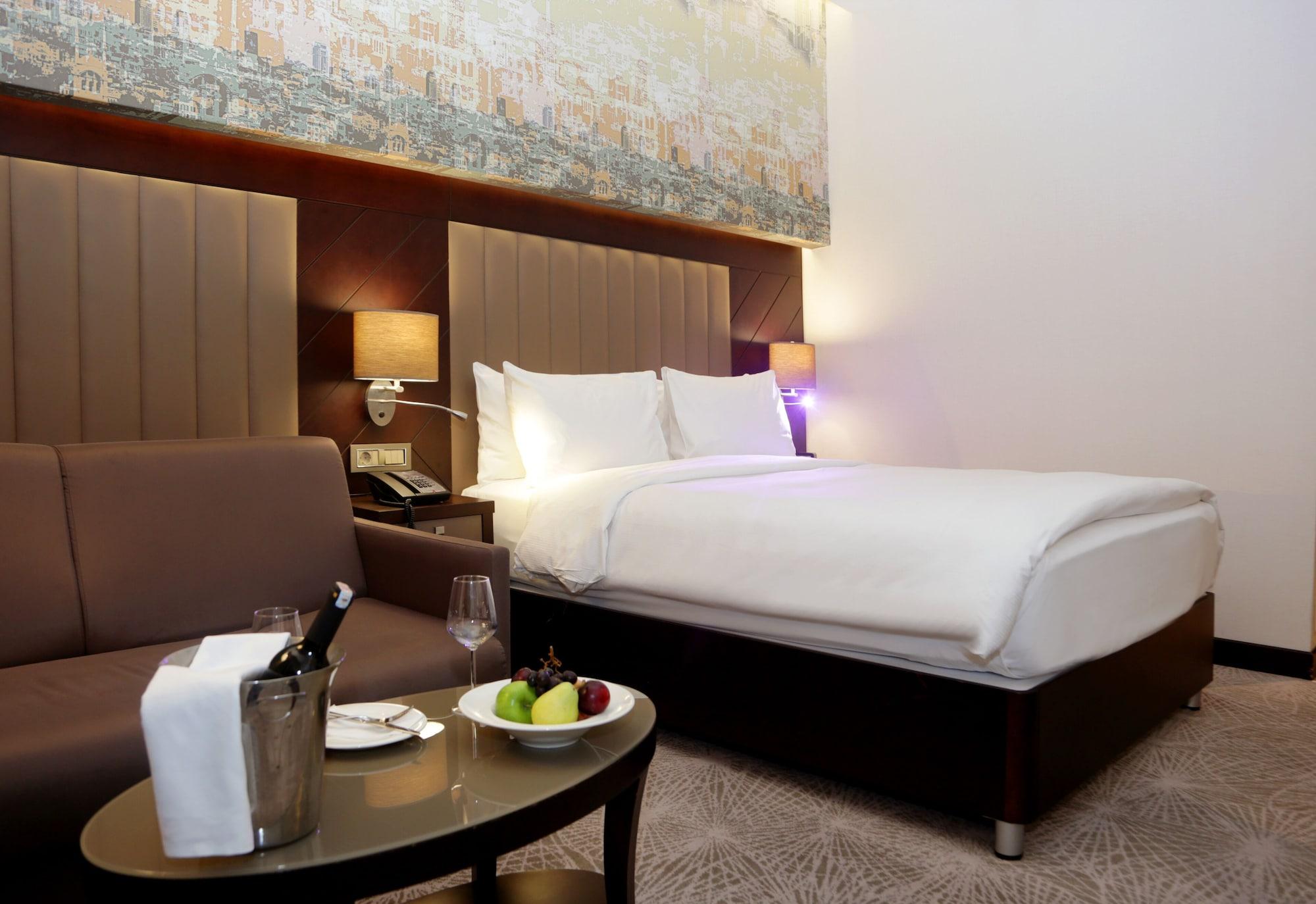Doubletree By Hilton Istanbul Umraniye Hotel Exterior photo A room at the hotel