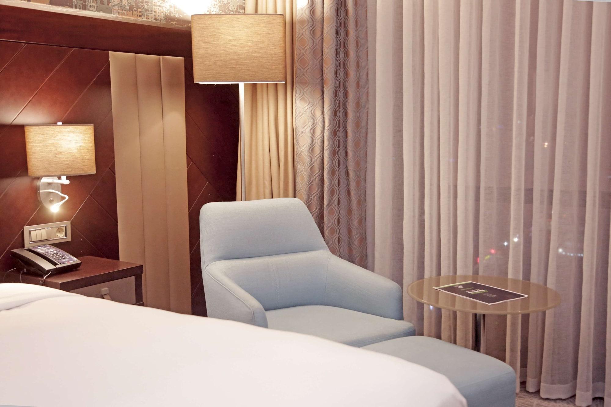 Doubletree By Hilton Istanbul Umraniye Hotel Exterior photo A room at the hotel