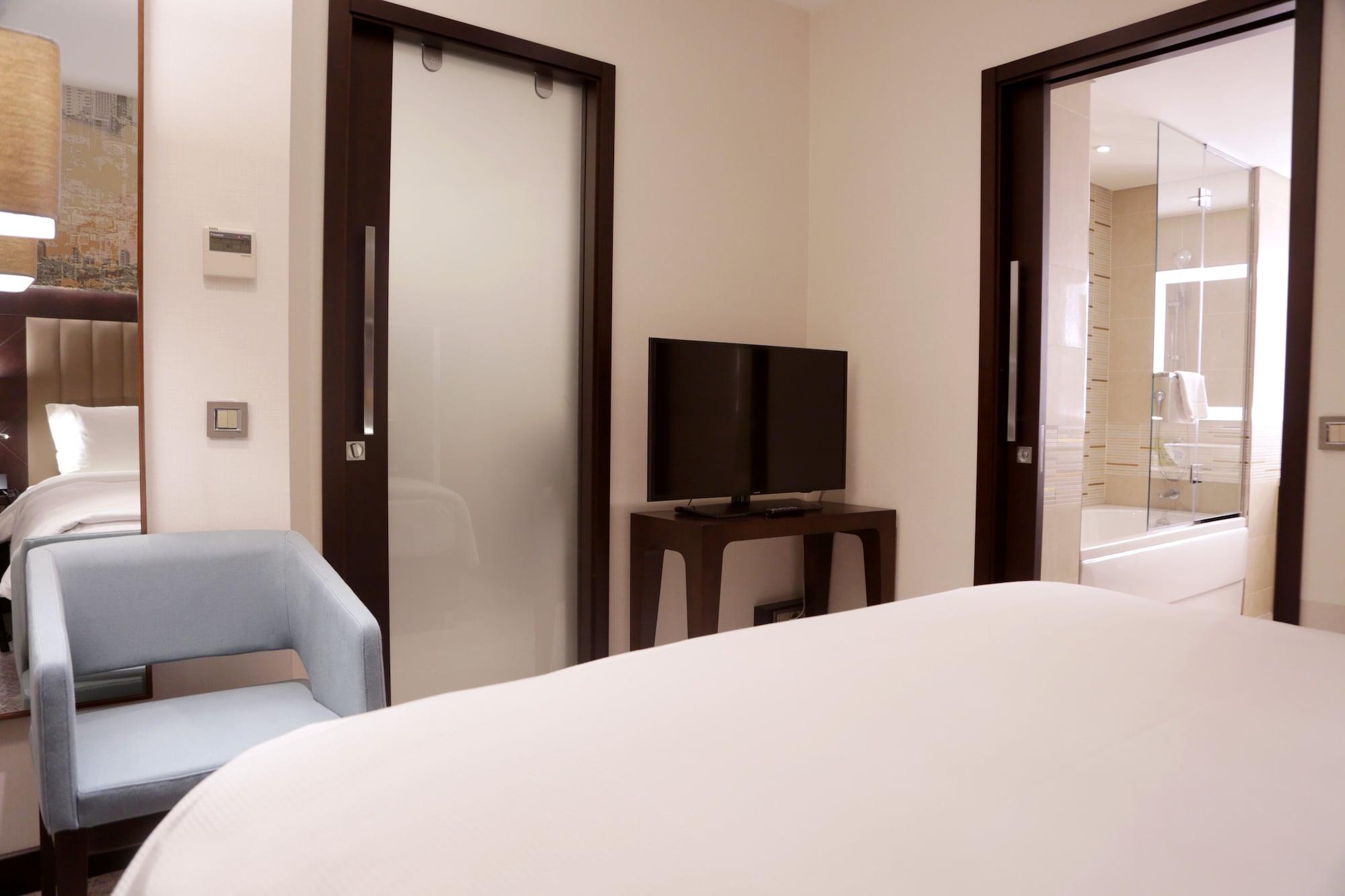 Doubletree By Hilton Istanbul Umraniye Hotel Exterior photo A room at the hotel