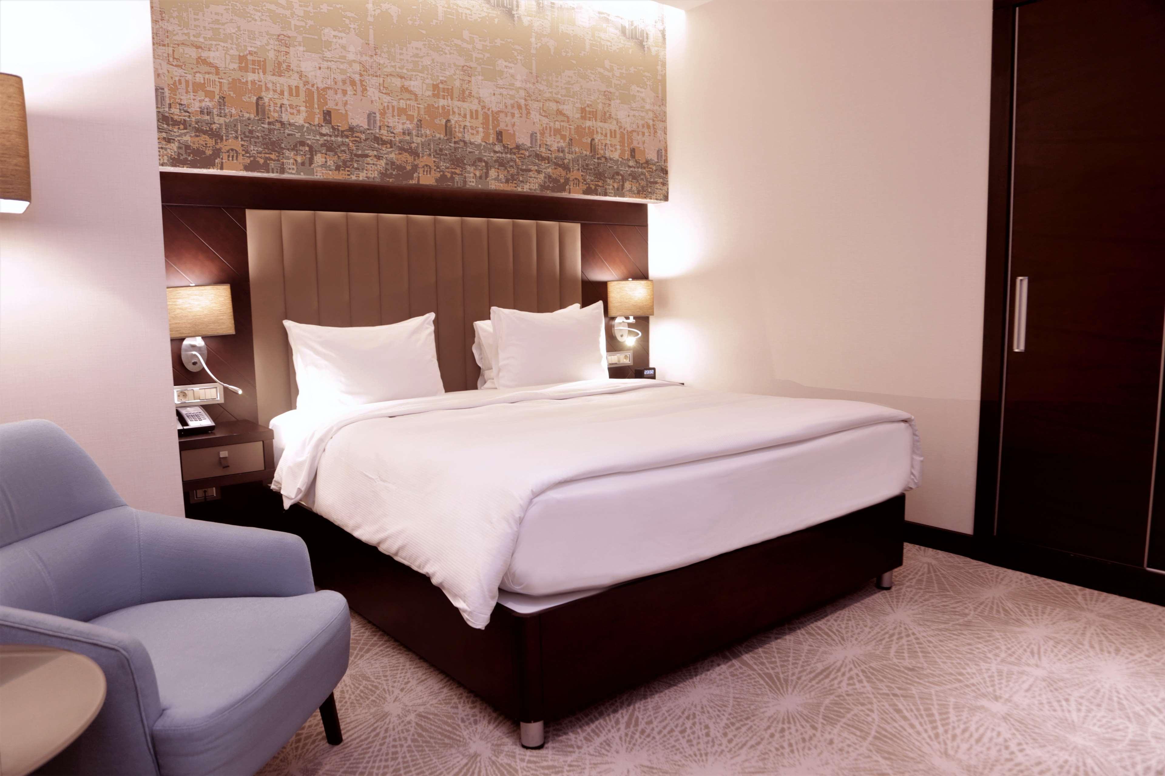 Doubletree By Hilton Istanbul Umraniye Hotel Exterior photo A bedroom at the hotel