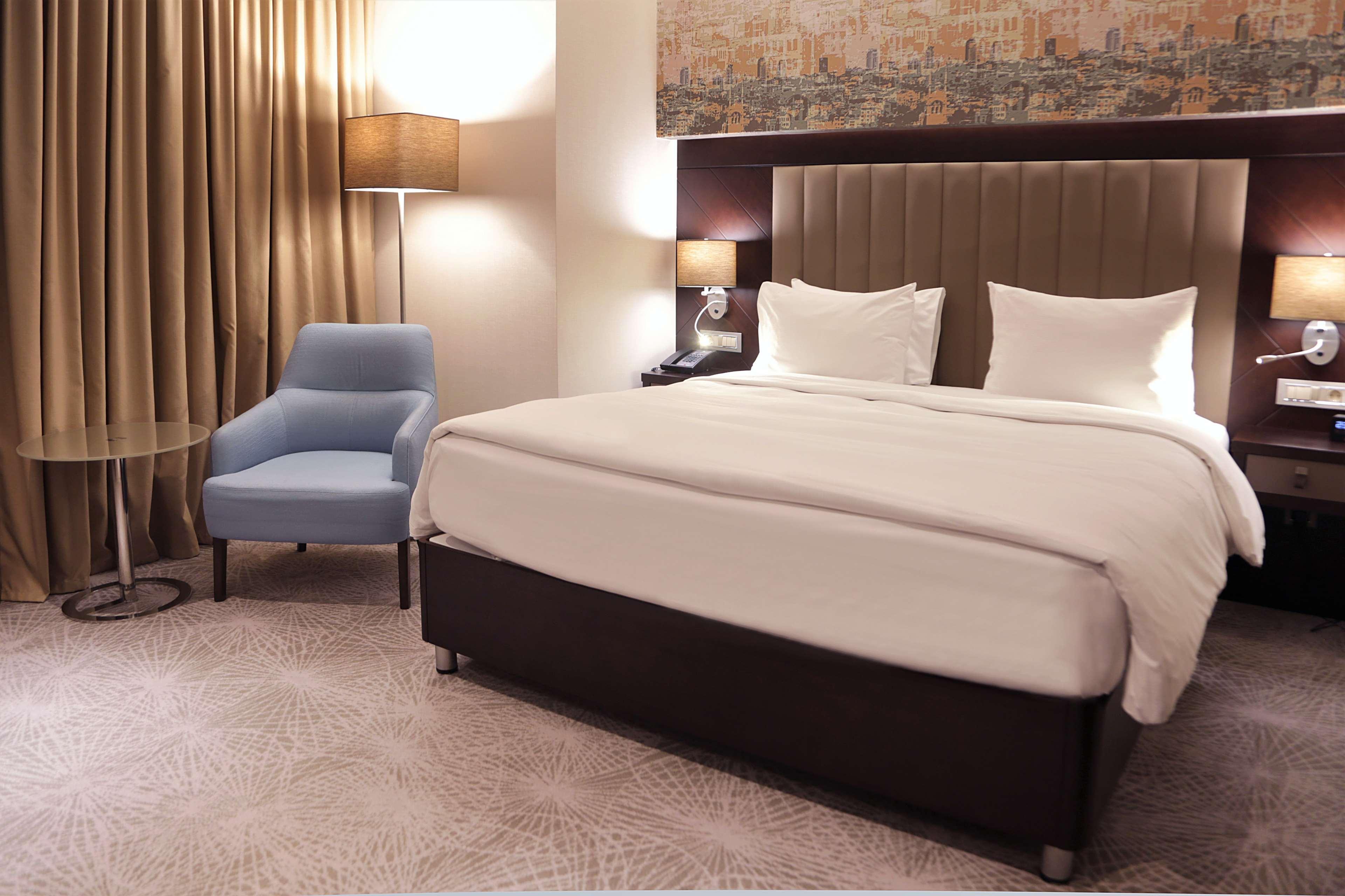 Doubletree By Hilton Istanbul Umraniye Hotel Exterior photo A room at the hotel