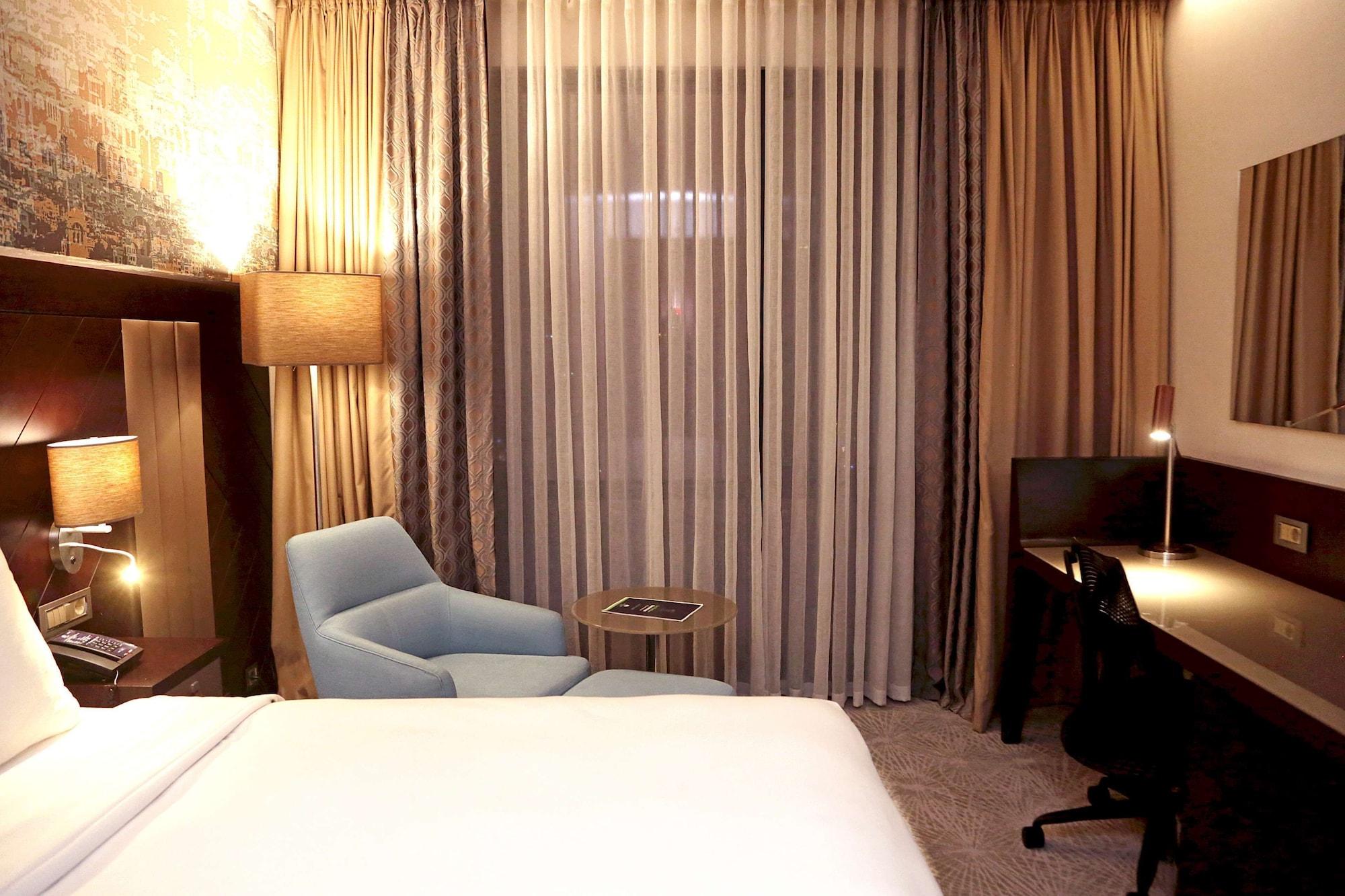 Doubletree By Hilton Istanbul Umraniye Hotel Exterior photo A room at the hotel
