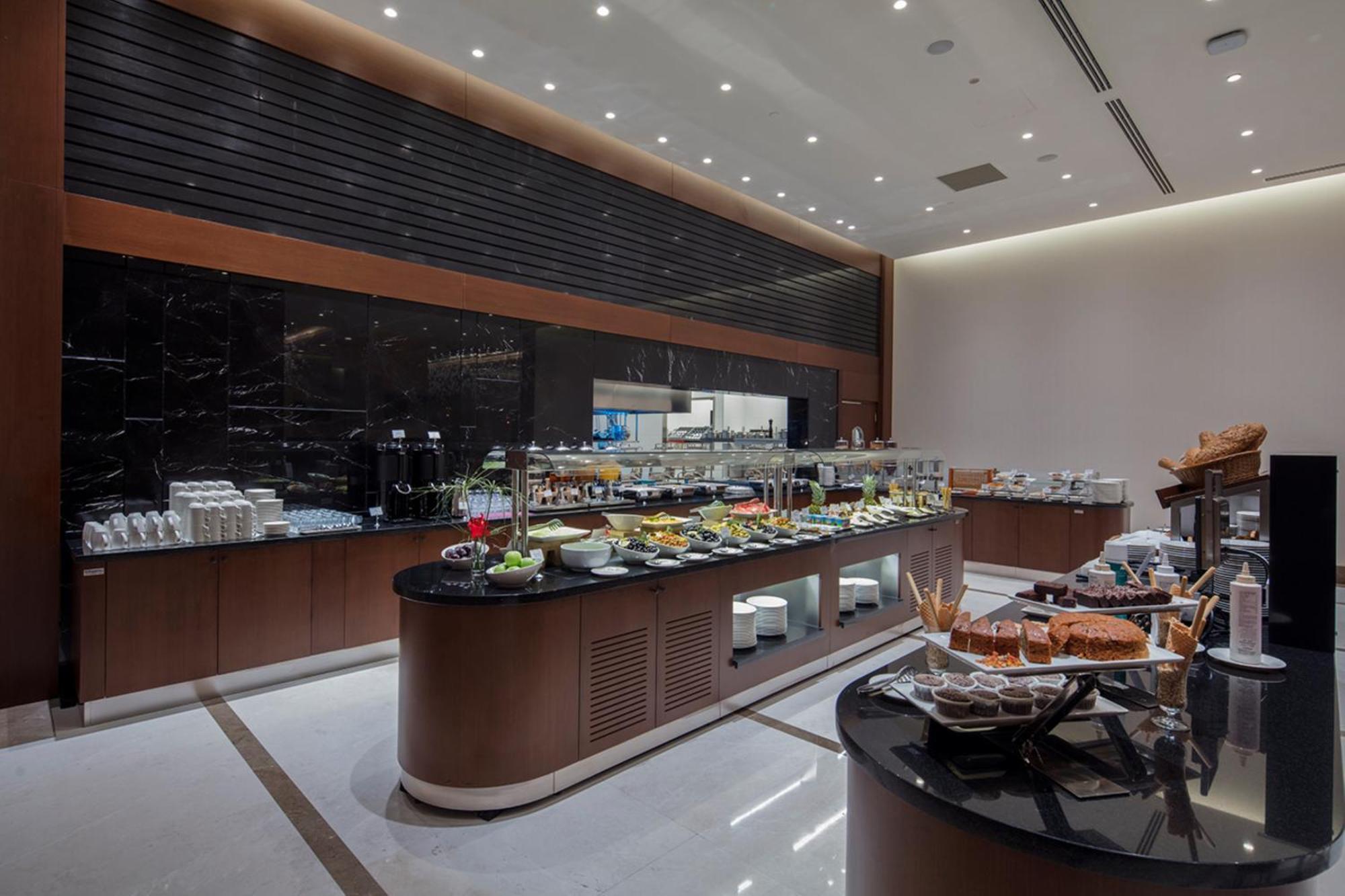 Doubletree By Hilton Istanbul Umraniye Hotel Exterior photo The lounge at the airport
