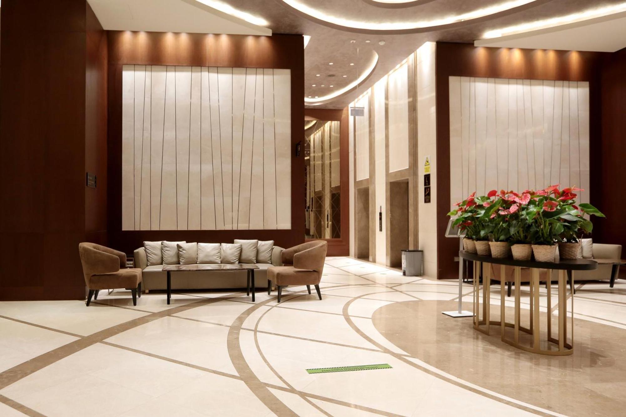 Doubletree By Hilton Istanbul Umraniye Hotel Exterior photo Lobby