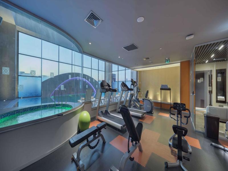 Doubletree By Hilton Istanbul Umraniye Hotel Exterior photo The gym at the hotel